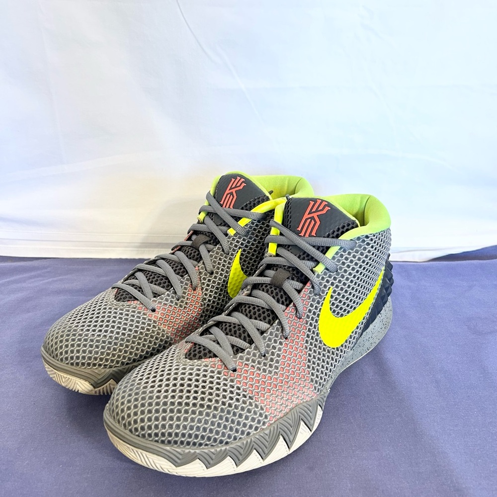 Nike Kyrie 1 Grey/Green size 10.5 *RARE* MEN’S BASKETBALL SHOES - Picture 3 of 9